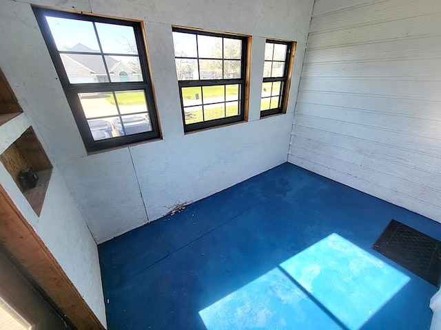 211 Peach St, Sweeny, TX 77480 - unfurnished sunroom featuring healthy amount of natural light