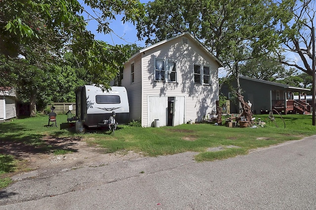 531 Circle Dr, La Porte, TX 77571 - view of front of property featuring a front yard