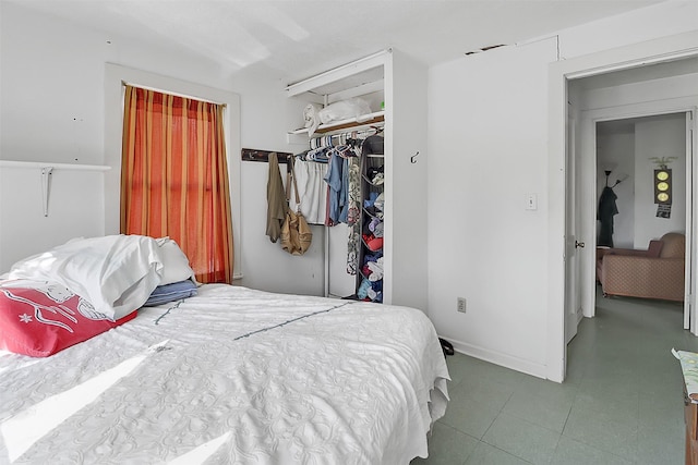 531 Circle Dr, La Porte, TX 77571 - bedroom with a closet