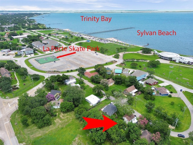 531 Circle Dr, La Porte, TX 77571 - aerial view of a large body of water