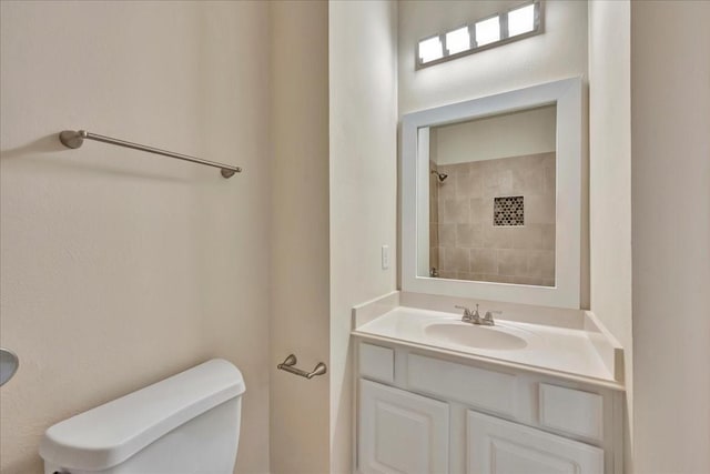 4473 Gran Canary Dr, League City, TX 77573 - bathroom with vanity and a shower