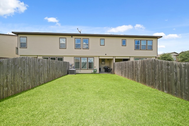 1205 Citruswood Trail Ln, Rosenberg, TX 77471 - back of property with a fenced backyard