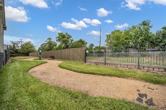 8720 Kempwood Dr, Houston, TX 77080 - view of yard