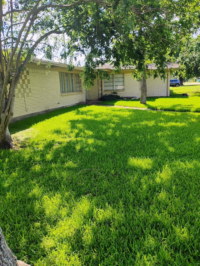 200 Brownwood Dr, Baytown, TX 77520 - photo 9