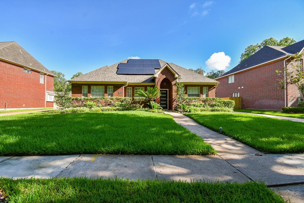 16914 Ascot Meadow Dr, Sugar Land, TX 77479 - photo 1