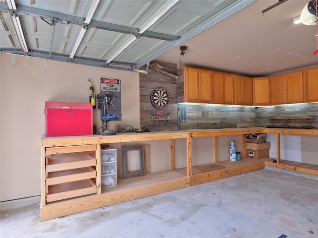 19327 Dickson Park Dr, Spring, TX 77373 - garage with a workshop area