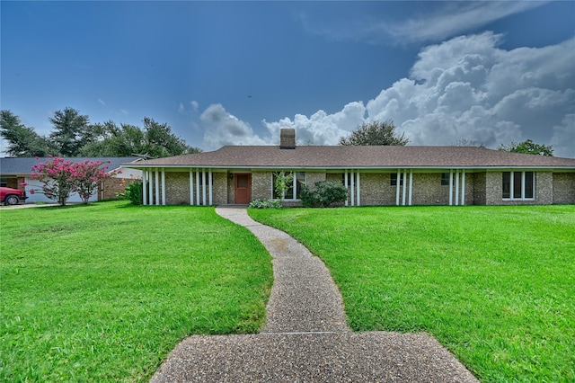 687 Bending Oaks Dr, Bellville, TX 77418 - photo 2