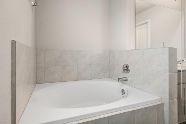 2580 Westslope Dr, Conroe, TX 77384 - full bath with a garden tub
