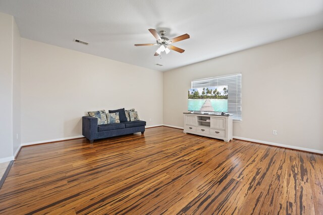 803 Marigold Rd, Baytown, TX 77521 - photo 10