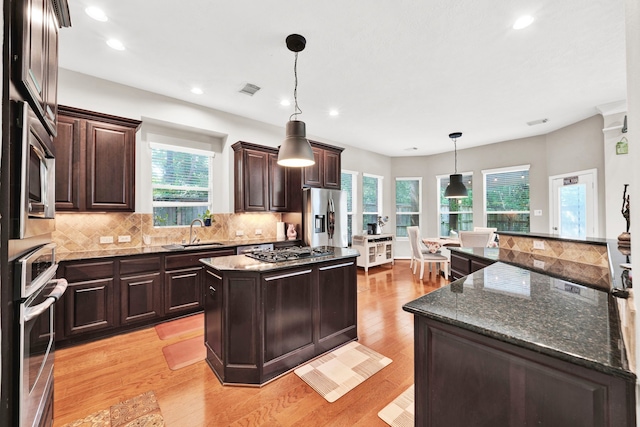 82 S Winsome Path Cir, The Woodlands, TX 77382