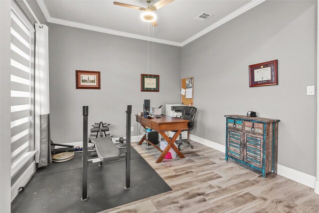 4802 Wagtail Way Ln, League City, TX 77573 - home office featuring a ceiling fan, crown molding, and wood finished floors