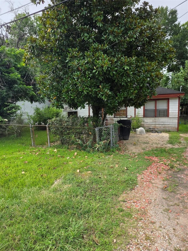 5218 Higgins St, Houston, TX 77033 - photo 2