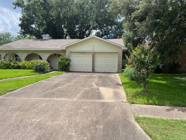 6742 Indian Lake Dr, Houston, TX 77489 - photo 1