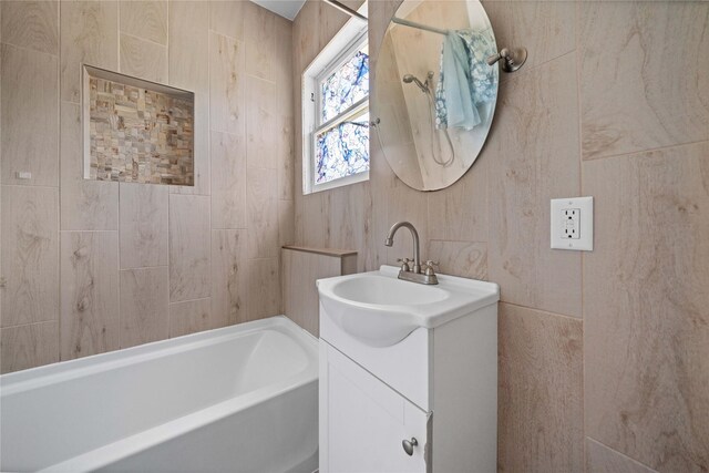 246 W 6th St, Rusk, TX 75785 - full bathroom with vanity