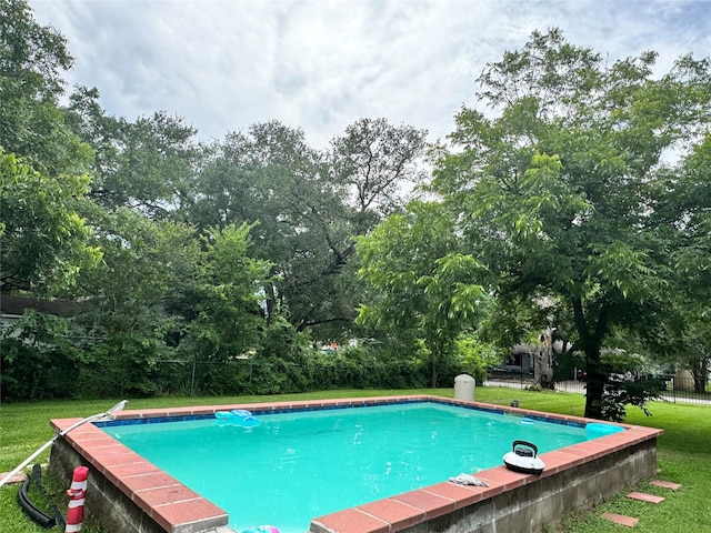918 E Mcalpine St, Navasota, TX 77868 - outdoor pool featuring view of scattered trees