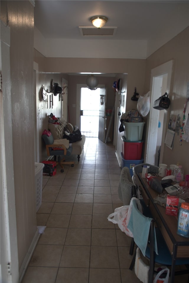 622 S Hackberry St, San Antonio, TX 78203 - hall featuring light tile patterned flooring