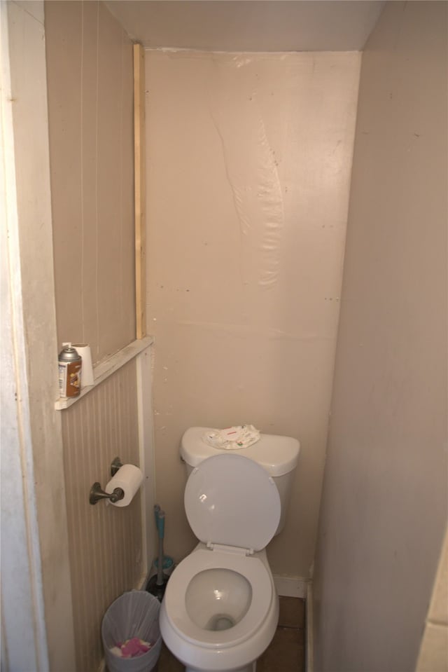 622 S Hackberry St, San Antonio, TX 78203 - bathroom featuring toilet