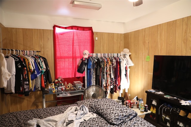622 S Hackberry St, San Antonio, TX 78203 - view of walk in closet