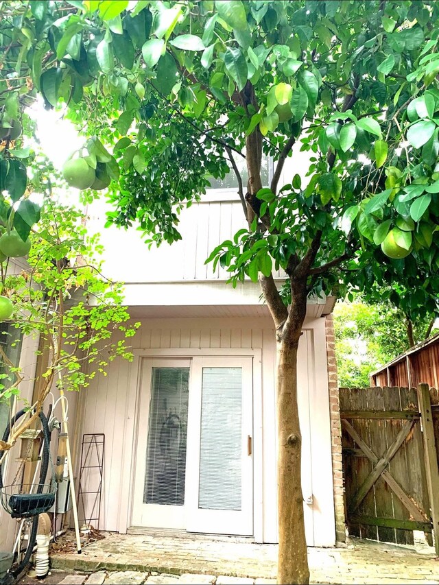 5610 Woodway Dr, Houston, TX 77056 - exterior view