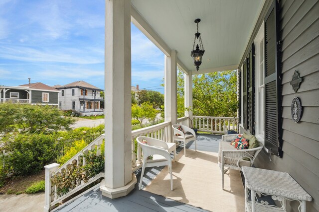 607 11th St, Galveston, TX 77550 - view of porch