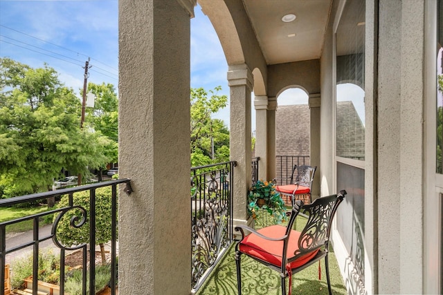234 Knox St, Houston, TX 77007 - view of balcony