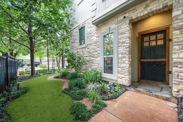 234 Knox St, Houston, TX 77007 - property entrance with stone siding