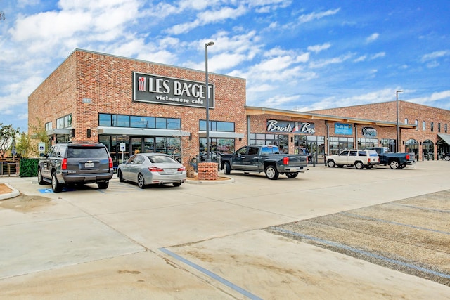 2019 Du Barry Ln, Houston, TX 77018 - view of commercial property with uncovered parking