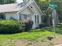 1605 Malvern St, Houston, TX 77009 - view of front of house with a front yard