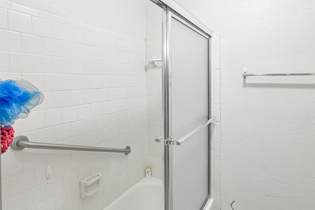 3822 Quiet Place Dr, Houston, TX 77082 - full bathroom featuring enclosed tub / shower combo