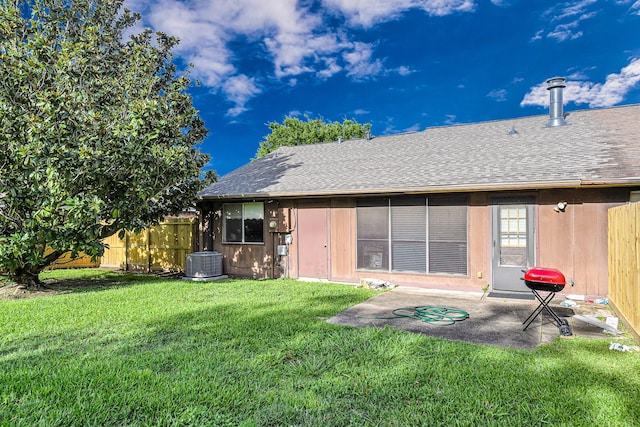 3822 Quiet Place Dr, Houston, TX 77082 - back of house with roof with shingles