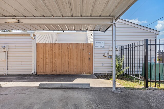 6401 Deihl Rd Unit 1401, Houston, TX 77092 - view of garage