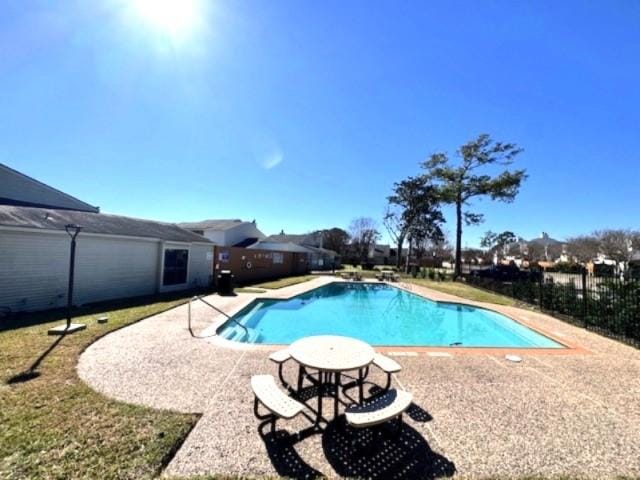 6401 Deihl Rd Unit 1401, Houston, TX 77092 - view of pool with a patio area
