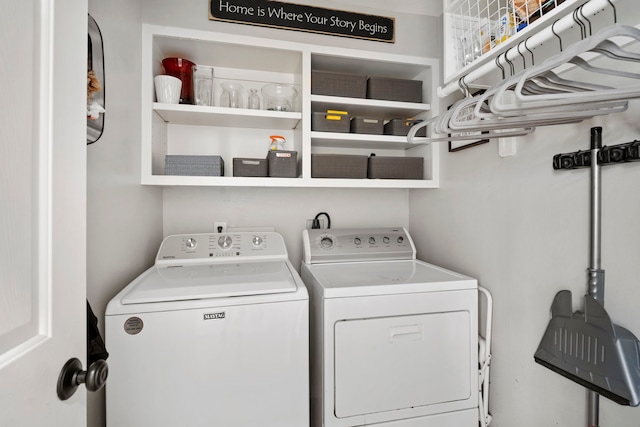 8522 Hillsboro Pl, Sugar Land, TX 77479 - laundry area with washer and dryer