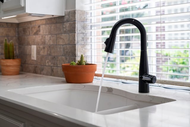 8522 Hillsboro Pl, Sugar Land, TX 77479 - kitchen view of light stone counters