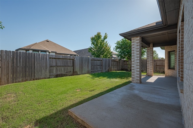 30706 Southern Dewberry Ct, Fulshear, TX 77441 - fenced backyard with a patio area