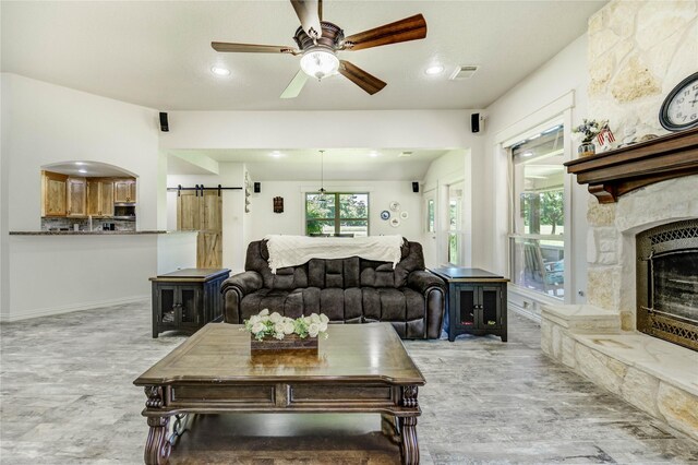 37 Wildwood Lake Dr, Huntsville, TX 77340 - photo 11