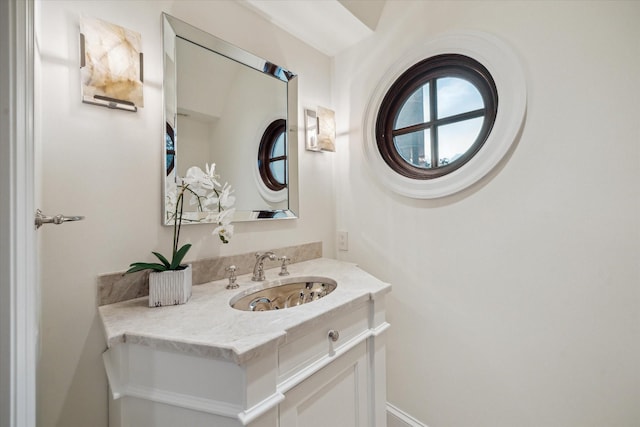 1039 Kirby Dr, Houston, TX 77019 - bathroom featuring vanity