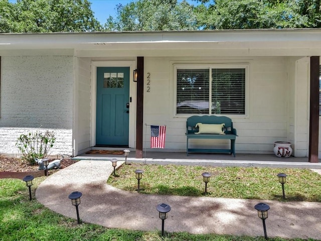 222 Beechnut Cir, Lufkin, TX 75904 - property entrance featuring covered porch