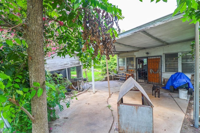 313 E Tidwell Rd, Houston, TX 77022 - view of patio