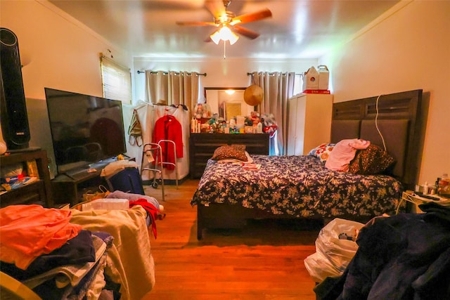 313 E Tidwell Rd, Houston, TX 77022 - bedroom with wood finished floors