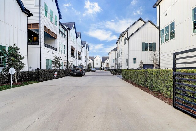 3410 Timbergrove Heights St, Houston, TX 77008 - view of concrete driveway featuring a residential view