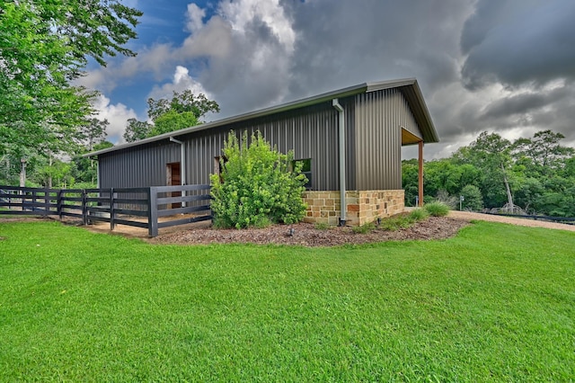 39577 Mesquite Dr, Hempstead, TX 77445 - view of property exterior with an exterior structure and an outdoor structure