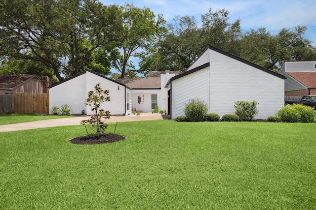 8218 Waynemer Way, Houston, TX 77040 - view of front of home featuring driveway
