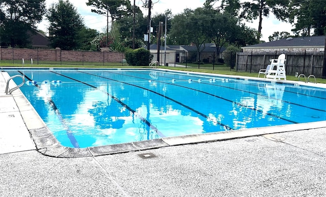 8218 Waynemer Way, Houston, TX 77040 - view of community pool