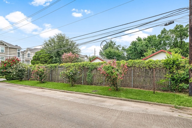 2609 Bevis St, Houston, TX 77008