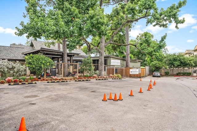 2609 Bevis St, Houston, TX 77008