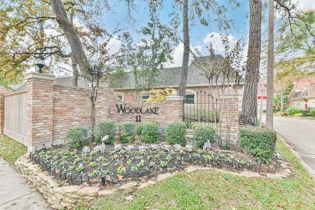 9378 Briar Forest Dr, Houston, TX 77063 - photo 1