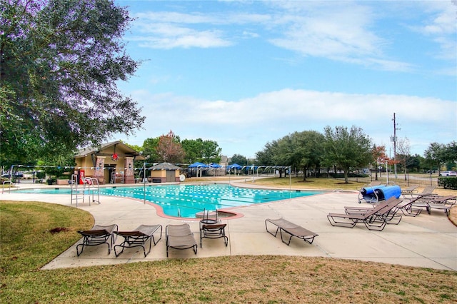 8711 Chamomile Meadow Trl, Katy, TX 77494 - community pool with a patio