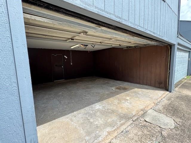 9001 Imogene St Unit A, Houston, TX 77036 - view of garage