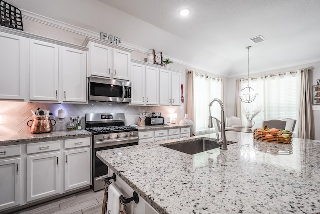 9106 Justin Way, Mont Belvieu, TX 77523
